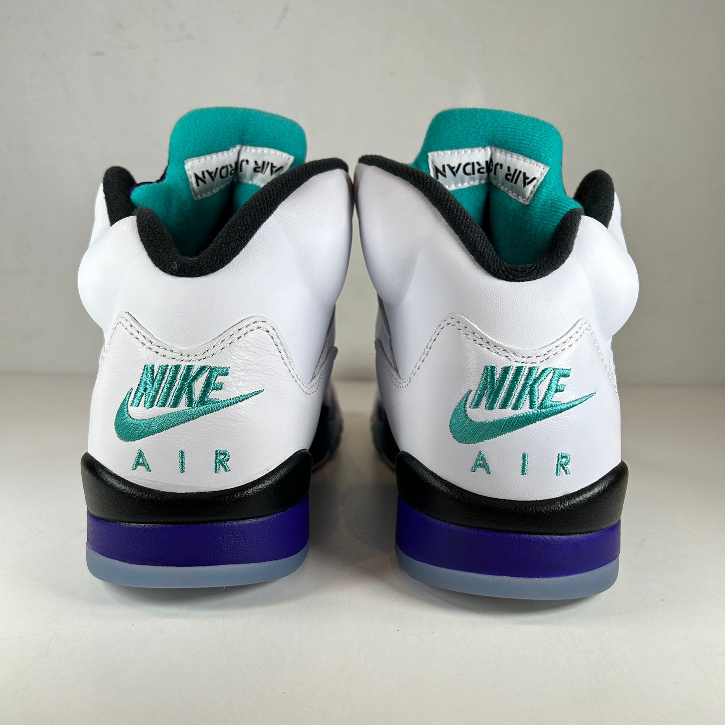 AV3919 135 Jordan 5 Retro Grape Fresh Prince [USED] - 8.5 M (VNDS)