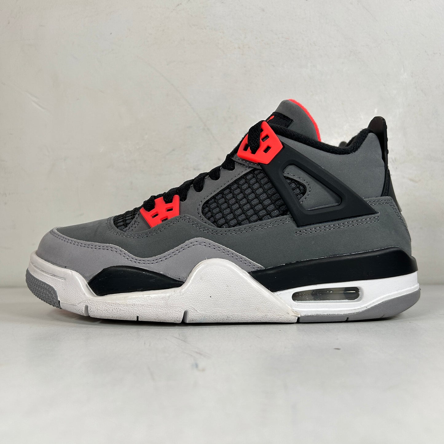 408452 061 Jordan 4 Retro Infrared (GS) [USED] - 4 Y (Used)