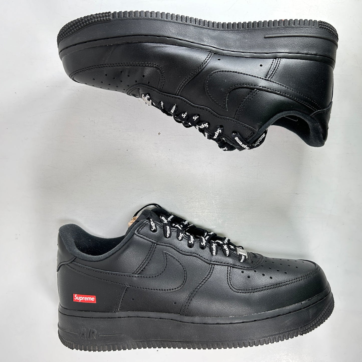 CU9225 001 Air Force 1 Low Supreme Black [USED] - 9 M (Used)