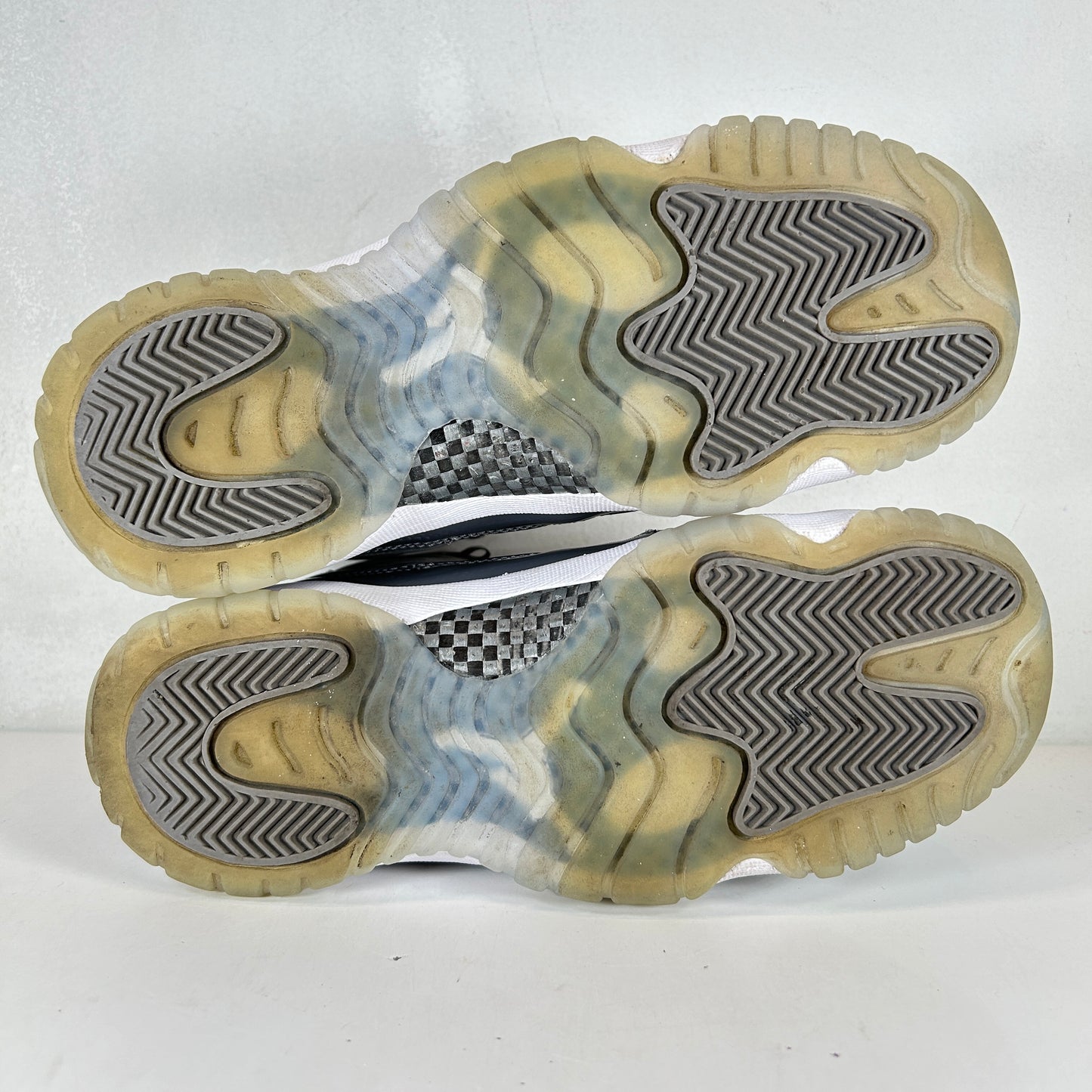 378038 005 Jordan 11 Cool Grey (2021) GS [USED] - 5.5 Y (Used)