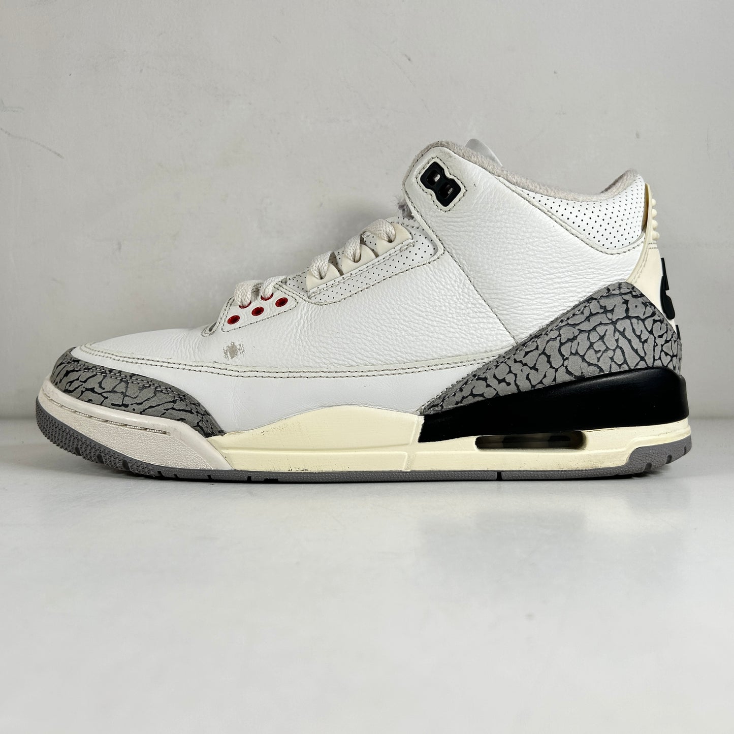 DN3707 100 Jordan 3 Retro White Cement Reimagined [USED] - 11 M (Used3)