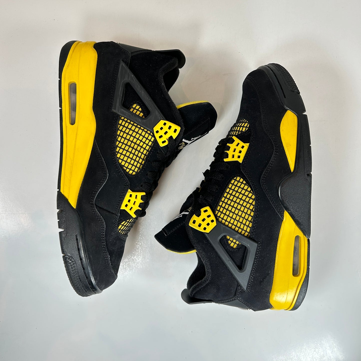 DH6927 017 Jordan 4 Retro Thunder [USED] - 8.5 M (Used2)