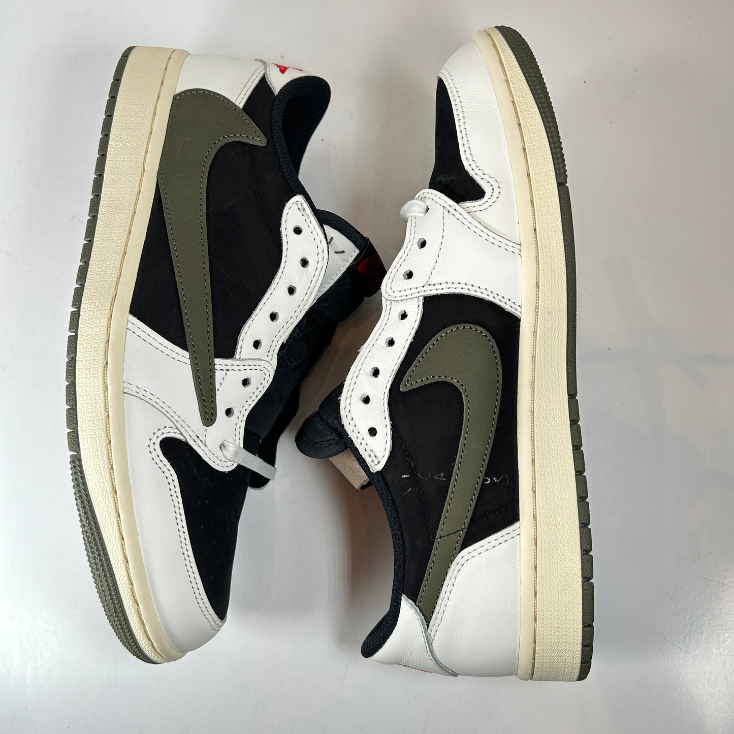 DZ4137 106 Jordan 1 Retro Low OG SP Travis Scott Olive (W) [USED] - 11 W (VNDS)