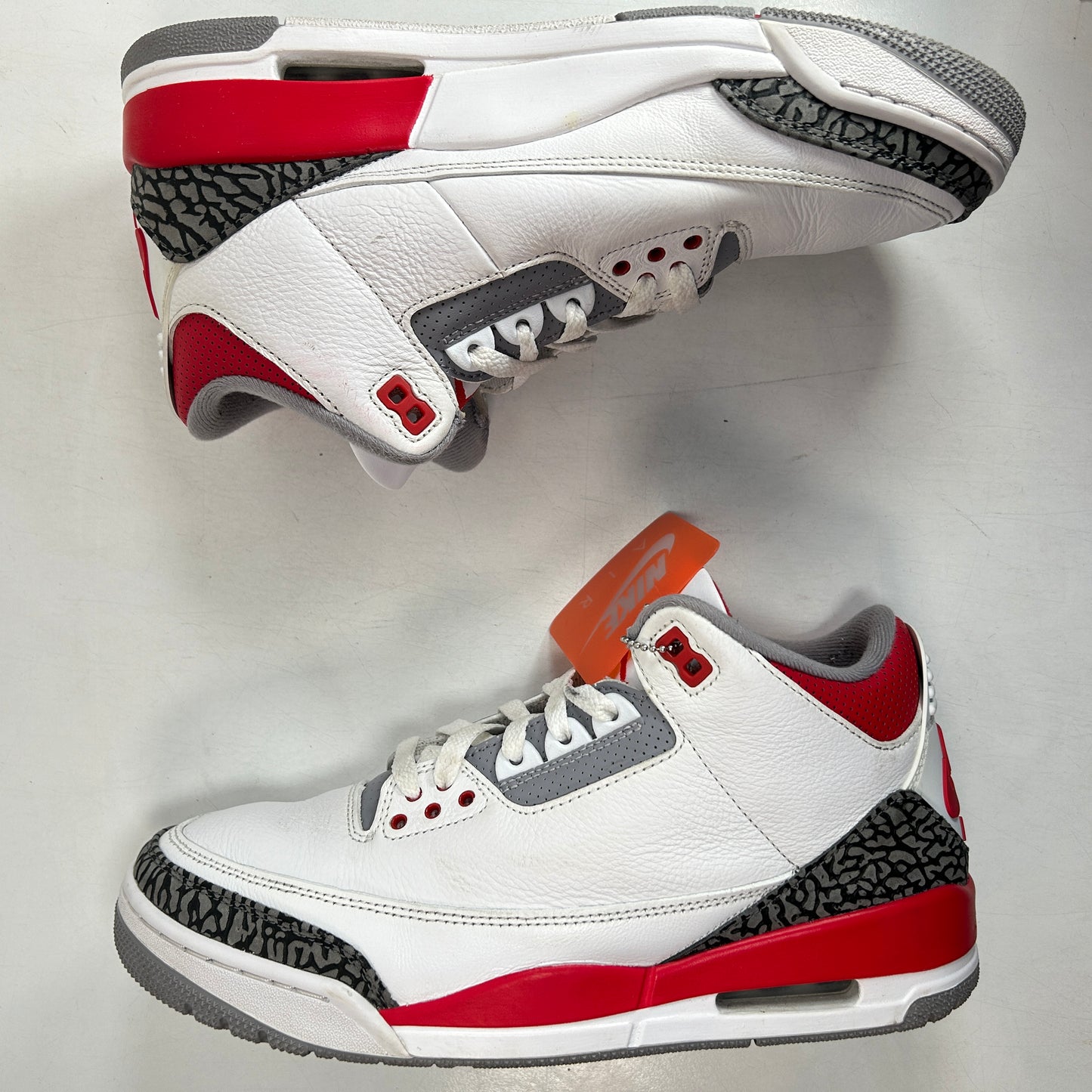 DN3707 160 Jordan 3 Retro Rojo fuego (2022)