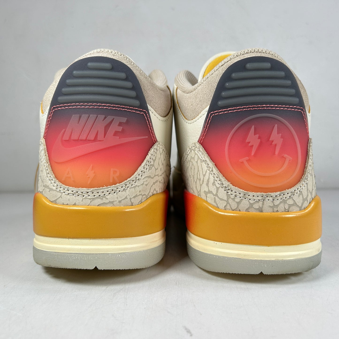 FN0344 901 Jordan 3 Retro SP J Balvin Medellin [USED] - 9.5 (Used)