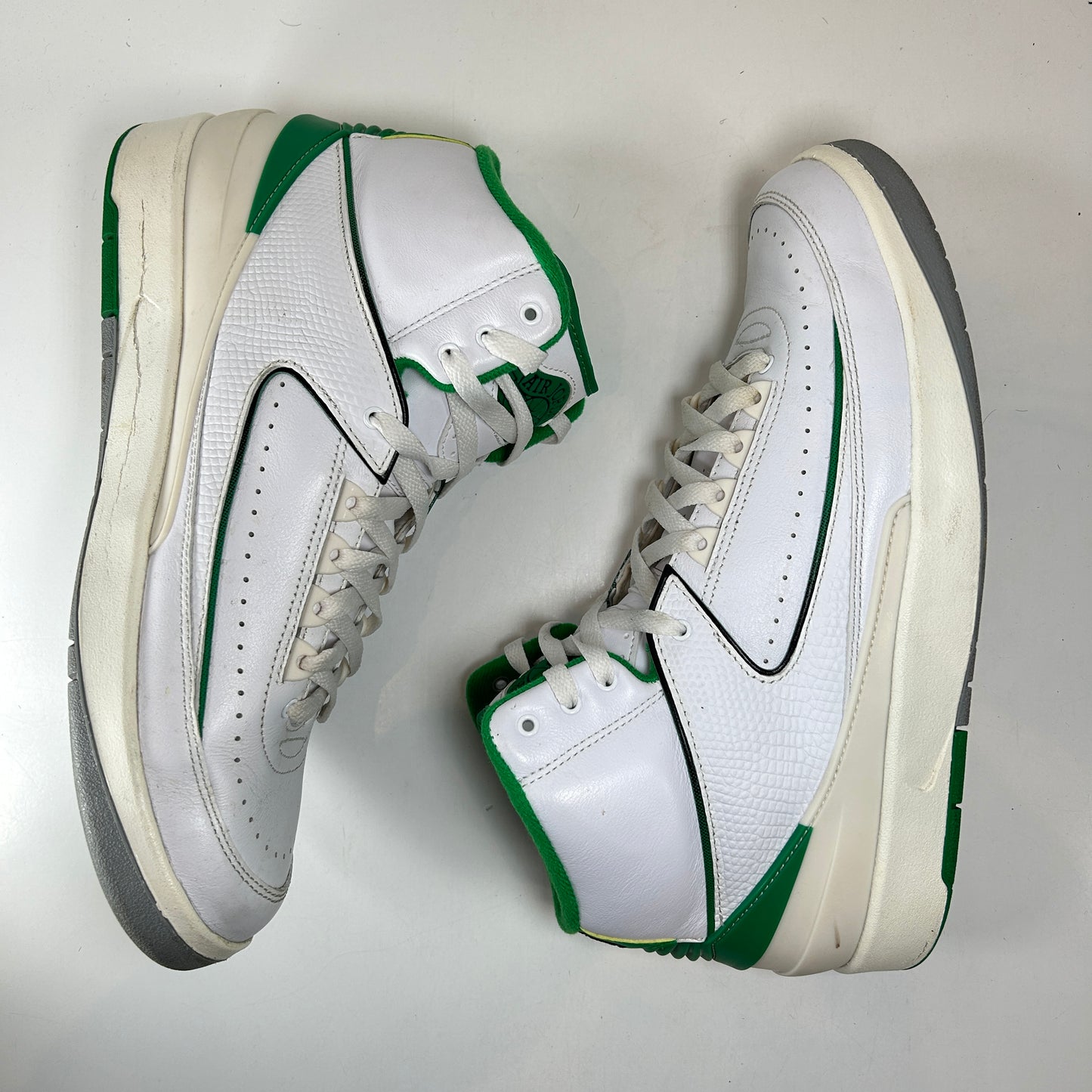 DR8884 103 Jordan 2 Retro Lucky Green [USED] - 11.5 M (Used) (No Box)