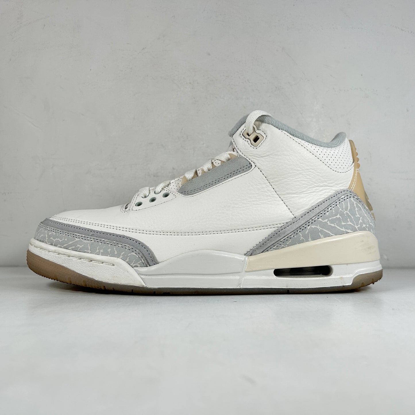 FJ9479 100 Jordan 3 Retro Craft Ivory [USED] - 10 M (Used2)