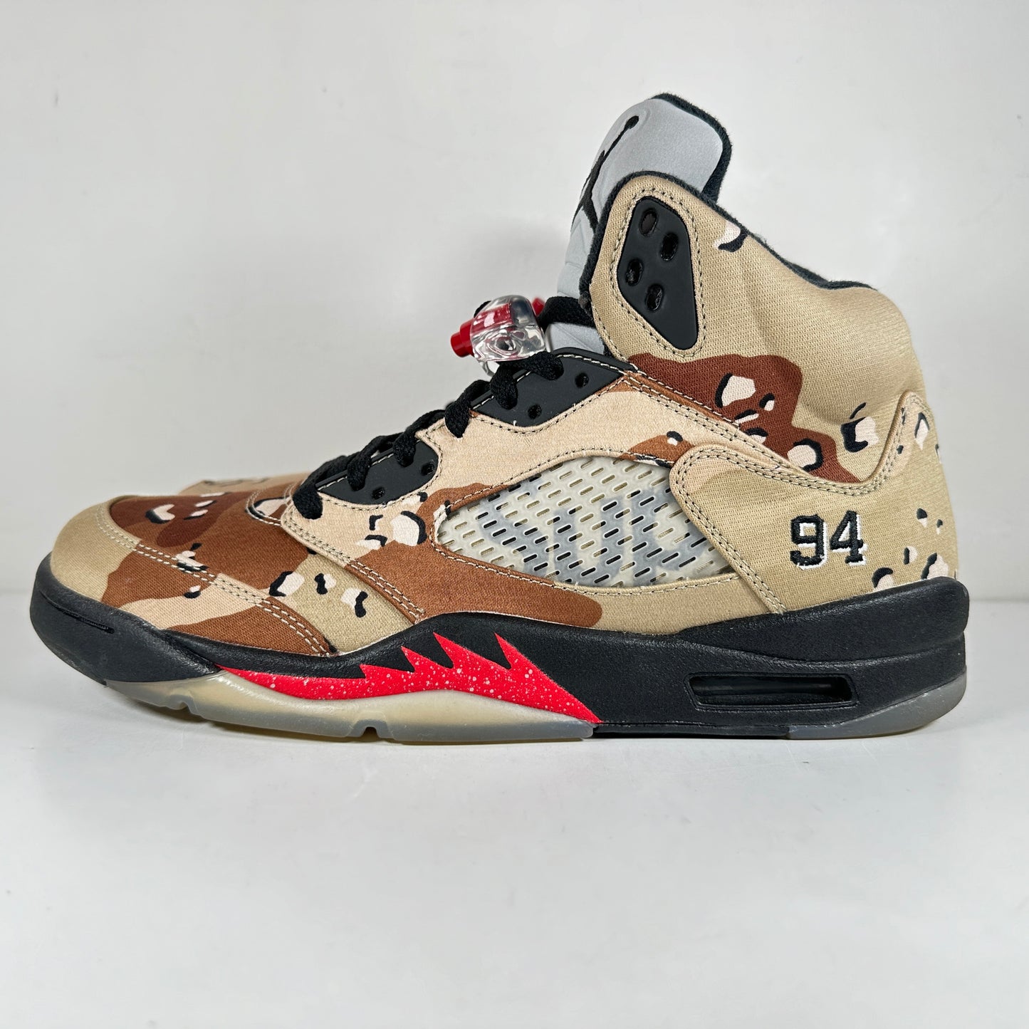 824371 201 Jordan 5 Retro Supreme Desert Camo [USED] - 11 M (Used)