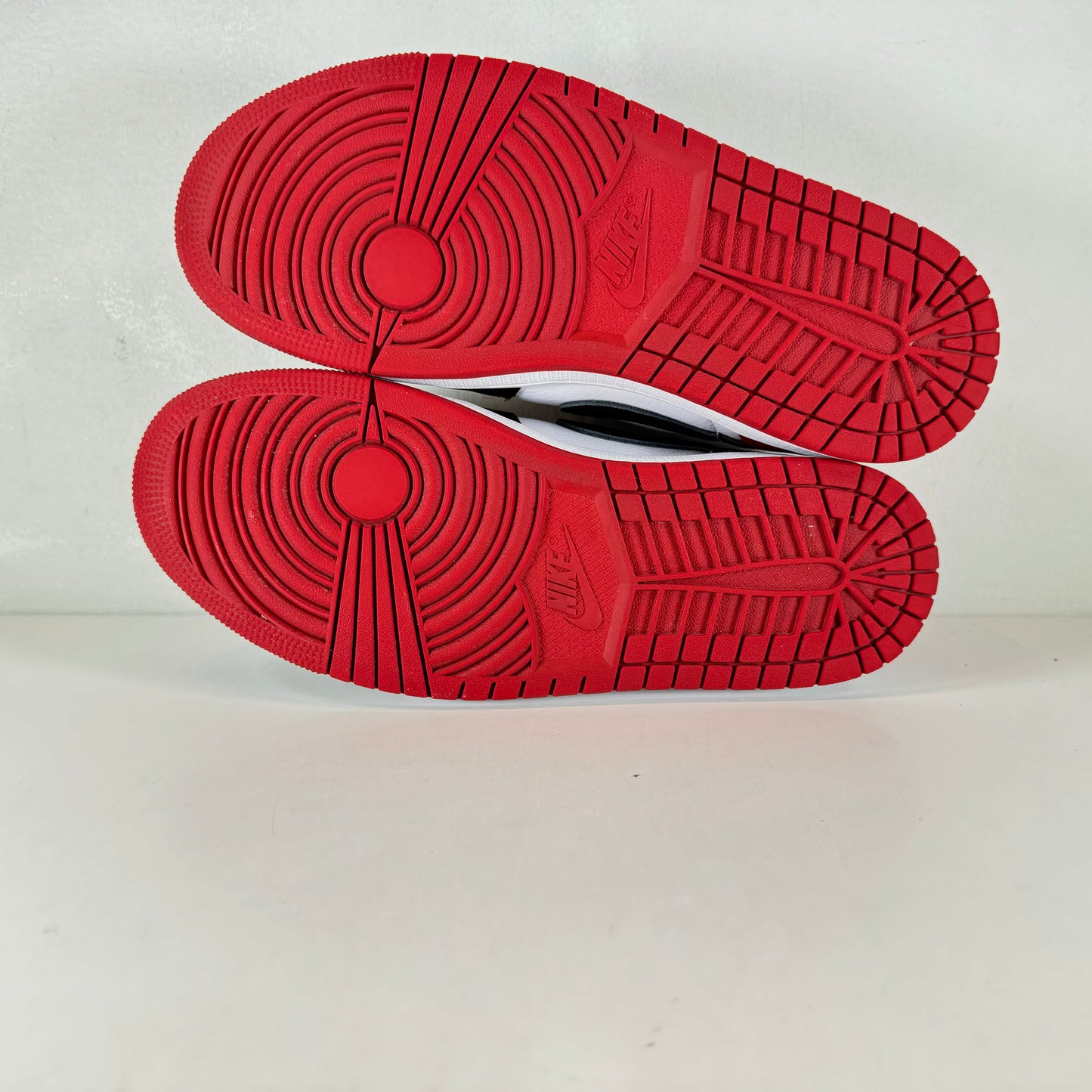 CZ0790 106 Jordan 1 Retro Low OG Punta negra (2023)