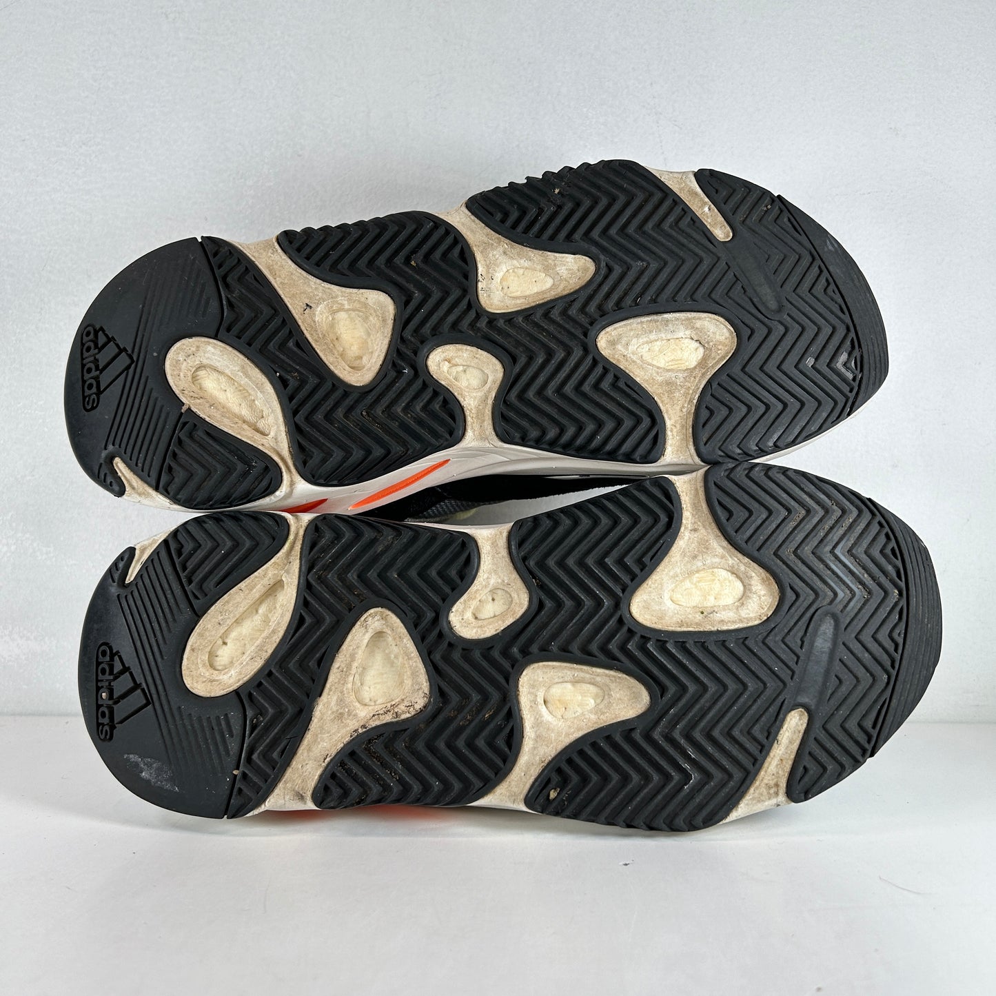 B75571 Yeezy 700 Wave Runner [USED] - 9 M (Used) (No Box)