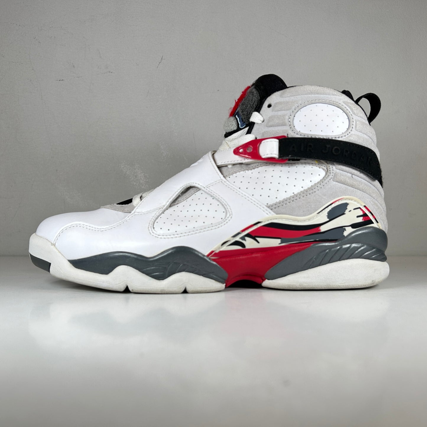 305381 103 Jordan 8 Retro Bugs Bunny (2013) [USED] - 9 M (Used2) (No Box)