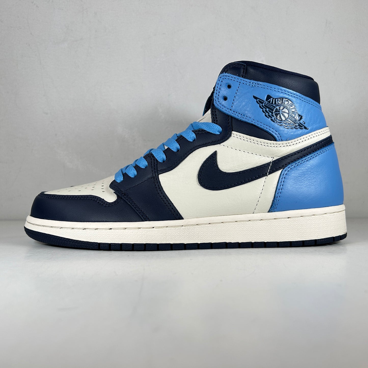 555088 140 Jordan 1 Obsidian UNC [USED] - 9.5 M (Used)