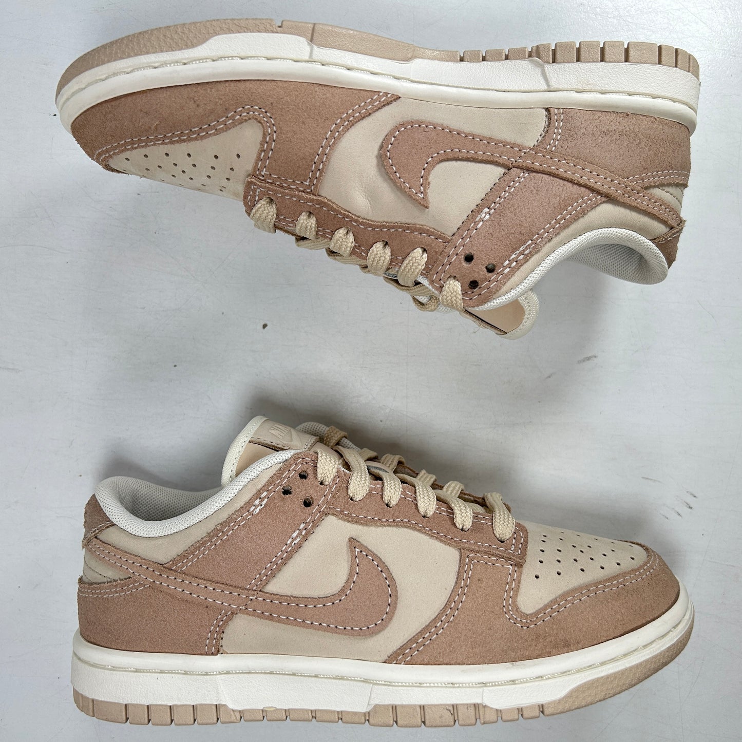 FD0873 126 Nike Dunk Low SE Sanddrift (W) [USED] - 5 W (Used)