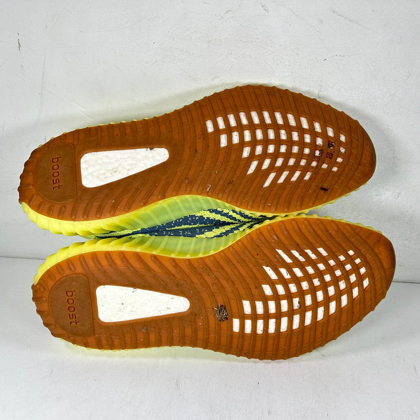 B37572 adidas Yeezy Boost 350 V2 Semi Frozen Yellow [USED] - 11 M (Used2)