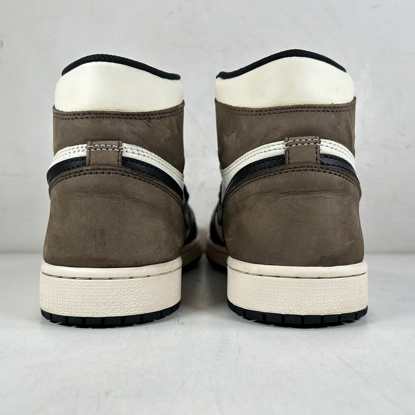 555088 105 Jordan 1 Mocha [USED] - 9 M (Used2)