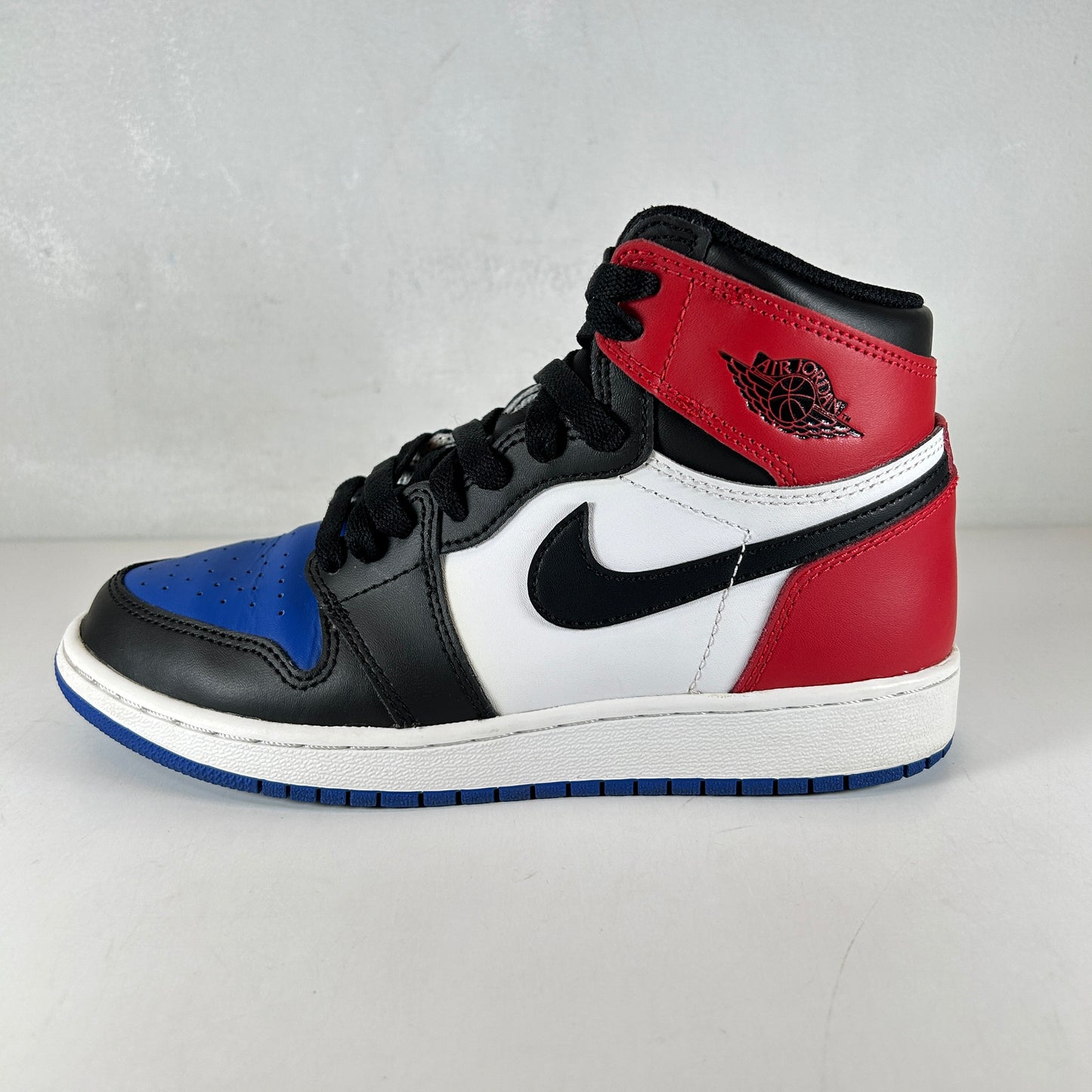 575441 026 Jordan 1 Retro Top 3 (GS) [USED] - 4.5 Y (Used)