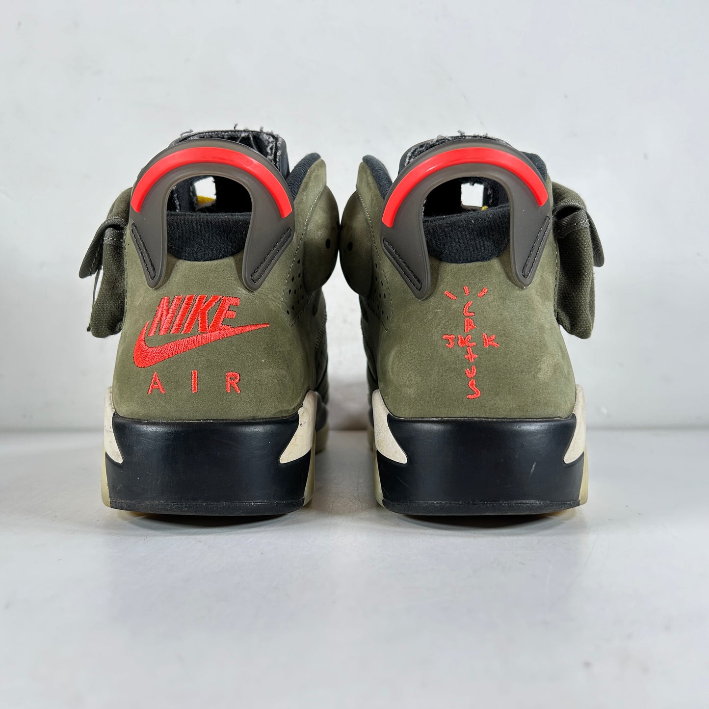 CN1084 200 Jordan 6 Retro Travis Scott [USED] - 9 M (Used2)
