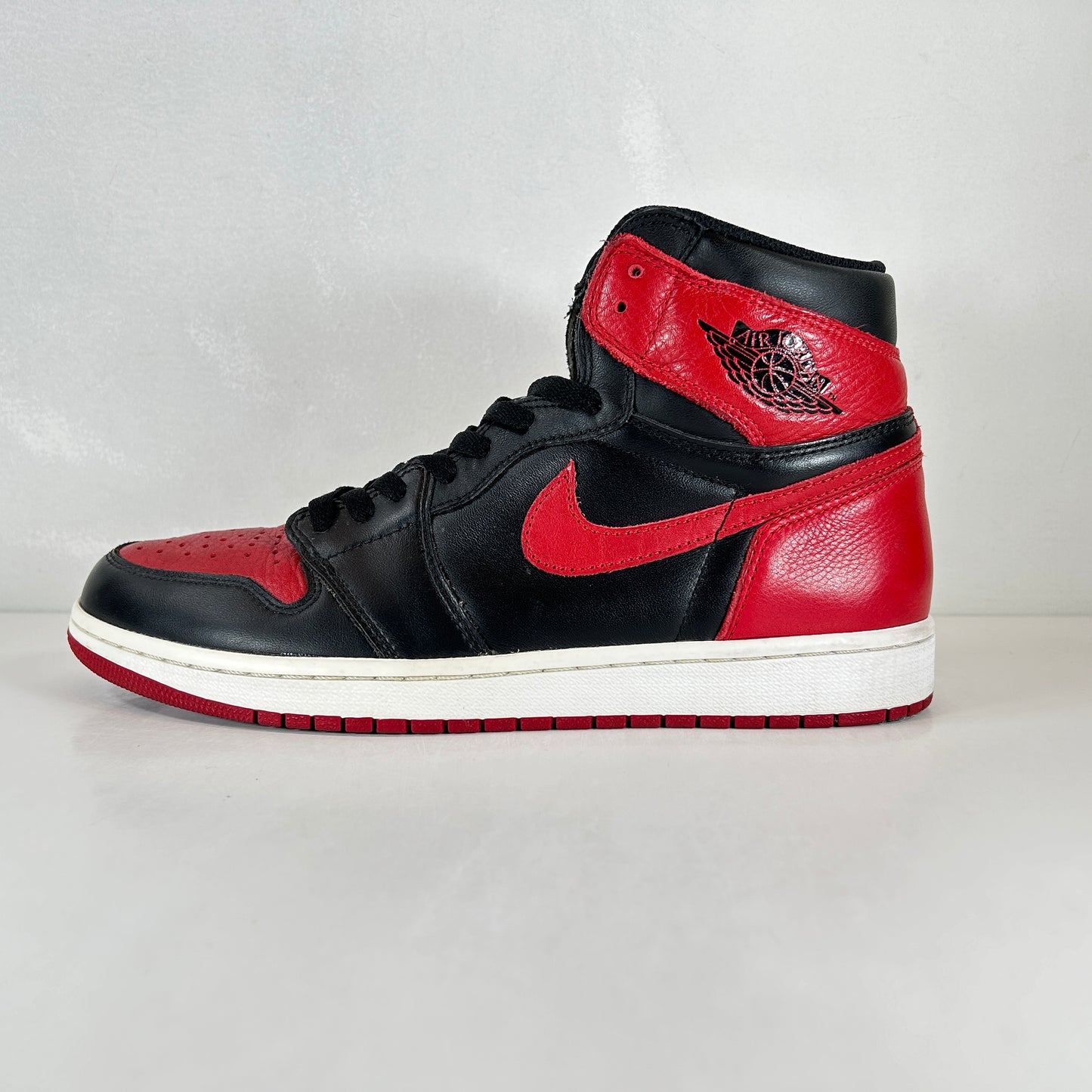 555088 001 Jordan 1 Retro High Bred Banned (2016) [USED] - 11 M (Used) (No Box)