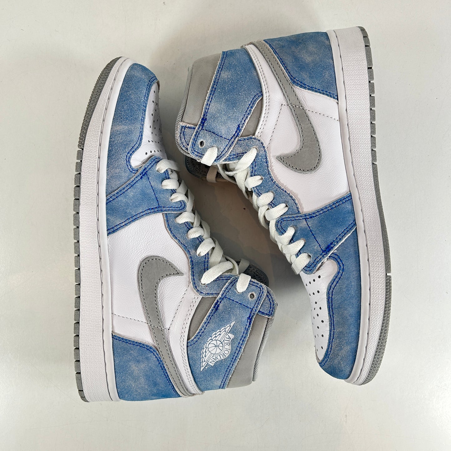 555088 402 Jordan 1 Hyper Royal [USED] - 8.5 M (Used)