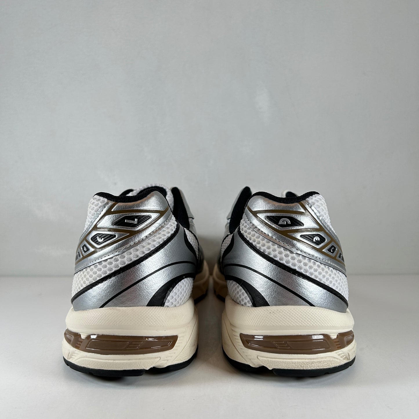 1201A256 113 ASICS Gel-1130 White Clay Canyon [USED] - 12 M (Used)