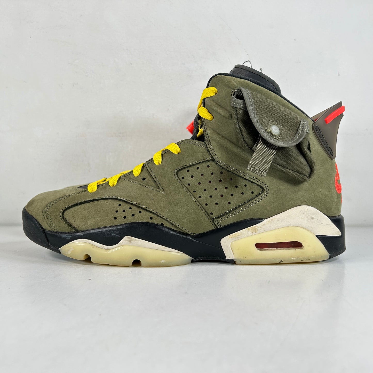 CN1084 200 Jordan 6 Retro Travis Scott [USED] - 9 M (Used2)