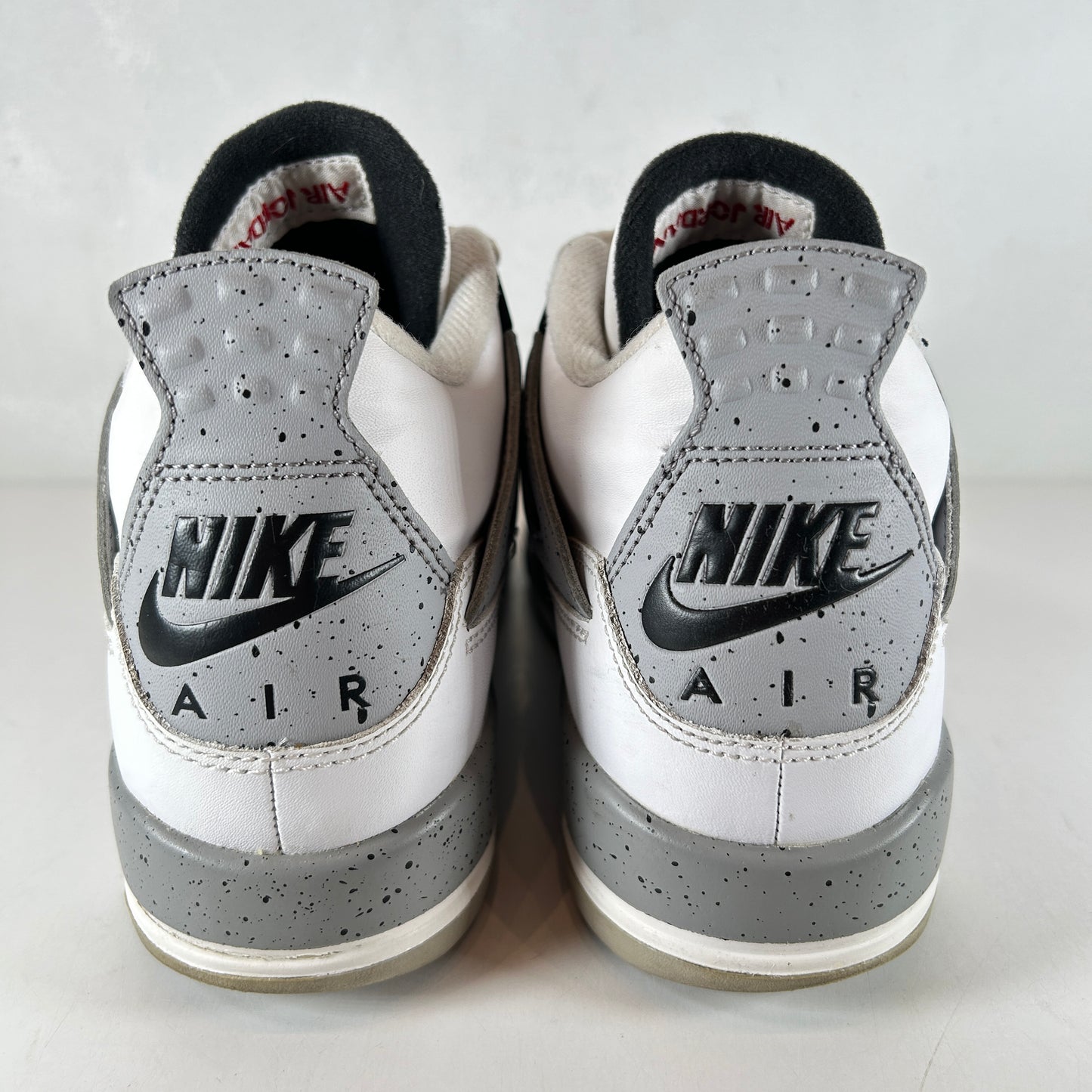 836016 192 Jordan 4 White Cement GS [USED] - 4.5 Y (Used)