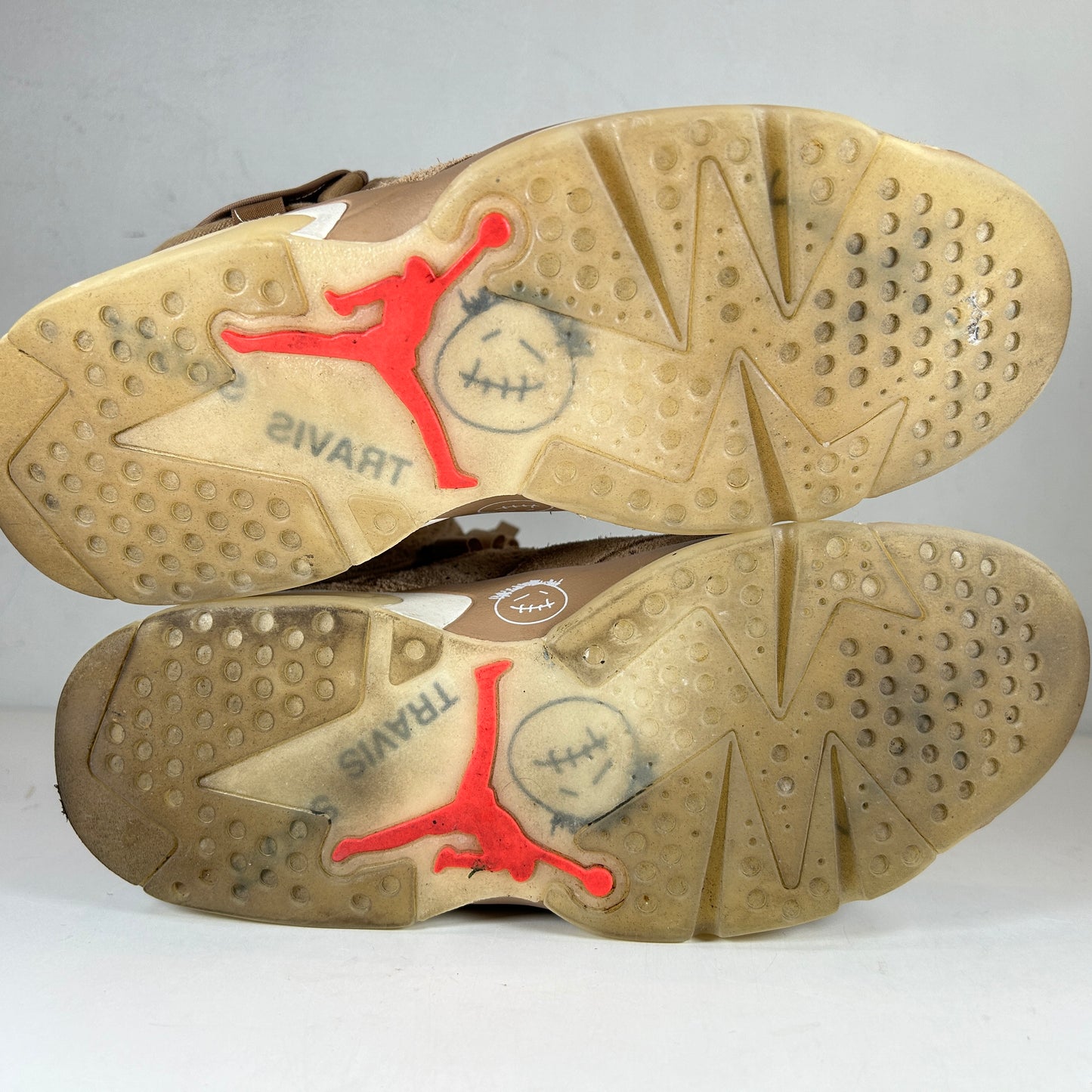 DH0690 200 Jordan 6 Retro Travis Scott British Khaki [USED] - 7 M (Used)