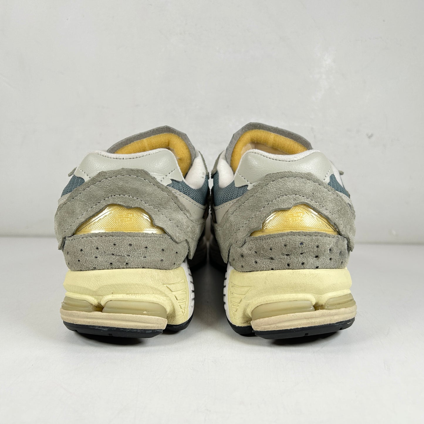 M2002RDD New Balance 2002R Protection Pack Mirage Grey [USED] - 6.5 M (Used)