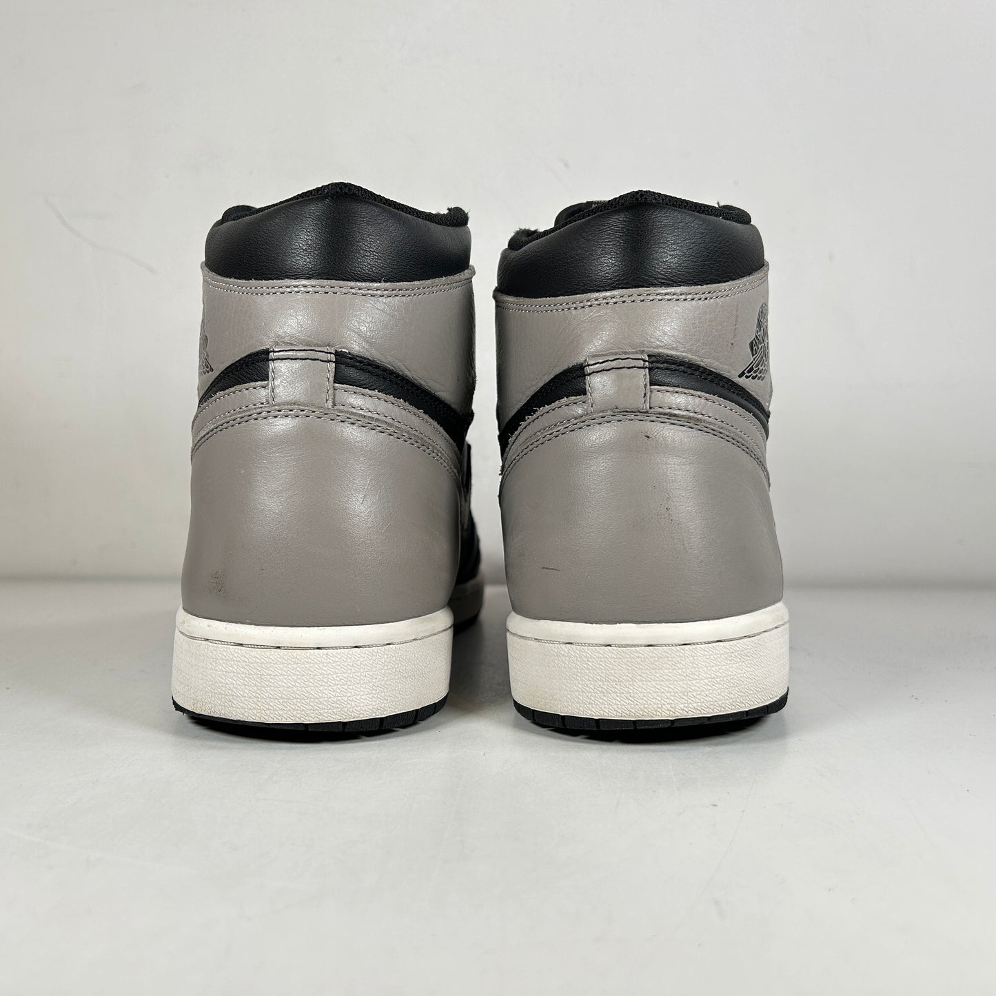 555088 013 Jordan 1 Sombra (2018)