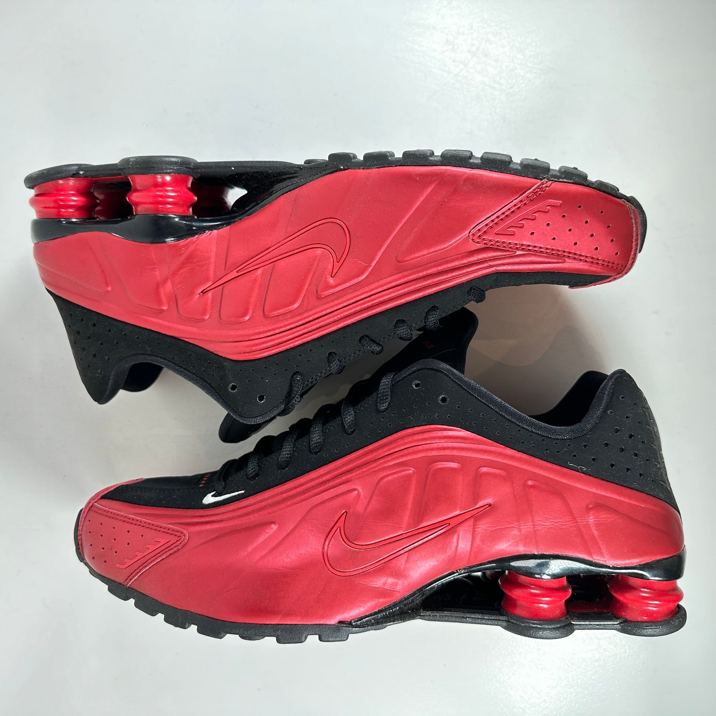104265 600 Nike Shox‎ R4 Metallic Red Black [USED] - 10.5 M (Used)