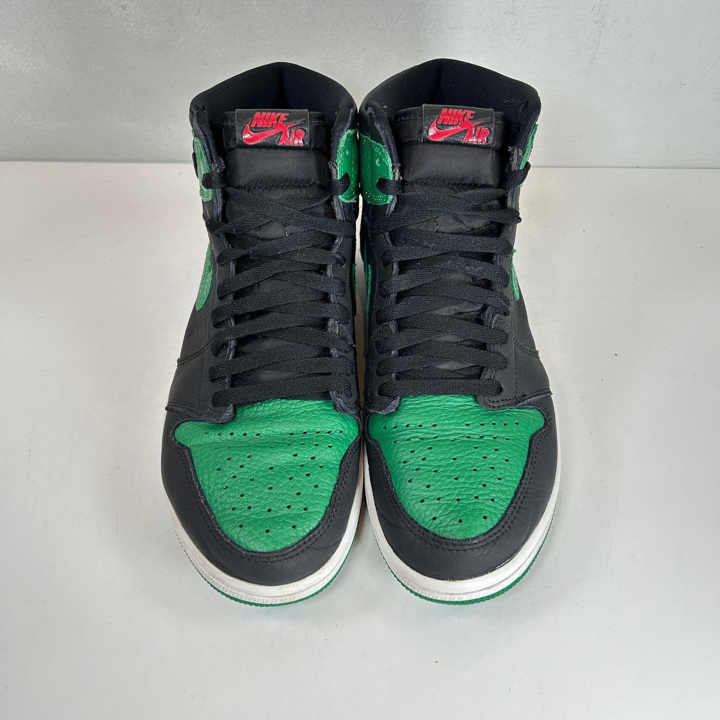 555088 030 Jordan 1 Pine Green 2.0 [USED] - 9.5 M (Used)