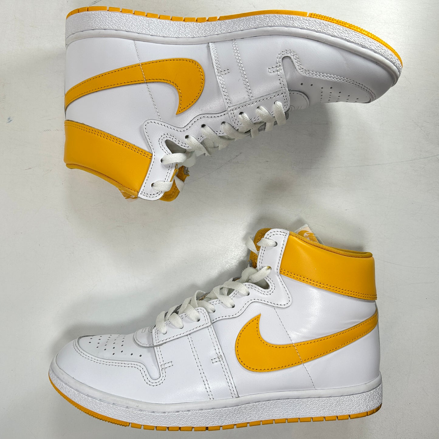 DX4976 107 Nike Jordan Air Ship PE SP University Gold [USED] - 11 M (Used)