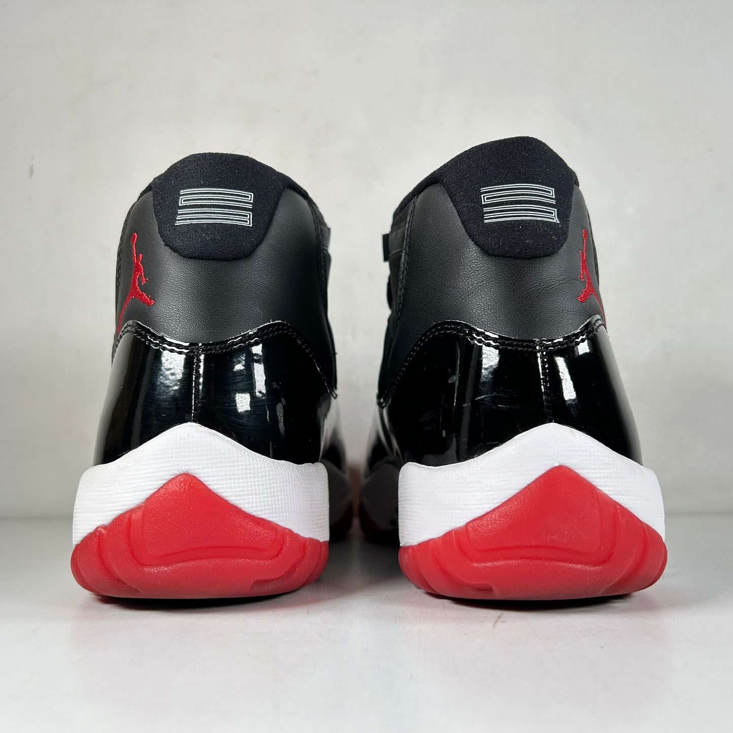 378037 061 Jordan 11 Bred (2019) [USED] - 9 M (Used5)