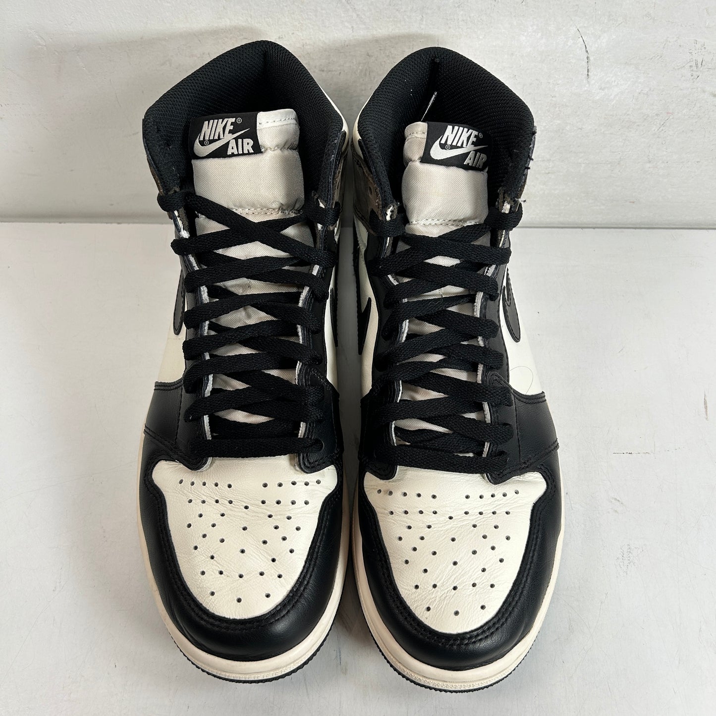 555088 105 Jordan 1 Mocha [USED] - 9 M (Used2)