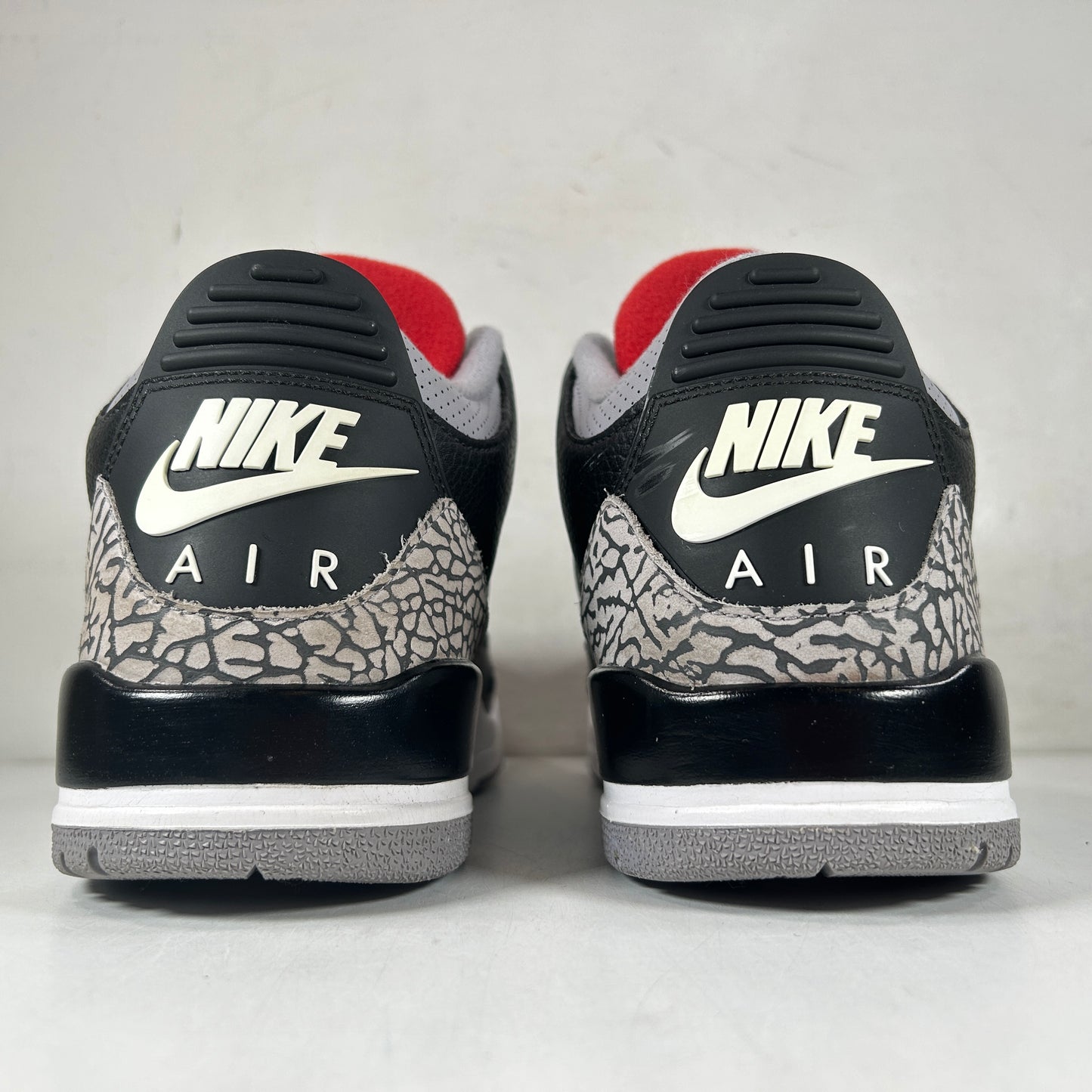 854262 001 Jordan 3 Retro Black Cement (2018) [USED] - 10.5 M (VNDS)