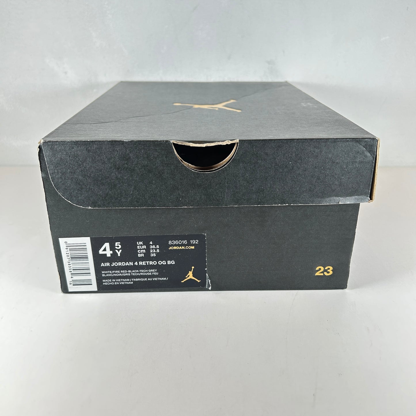 836016 192 Jordan 4 White Cement GS [USED] - 4.5 Y (Used)