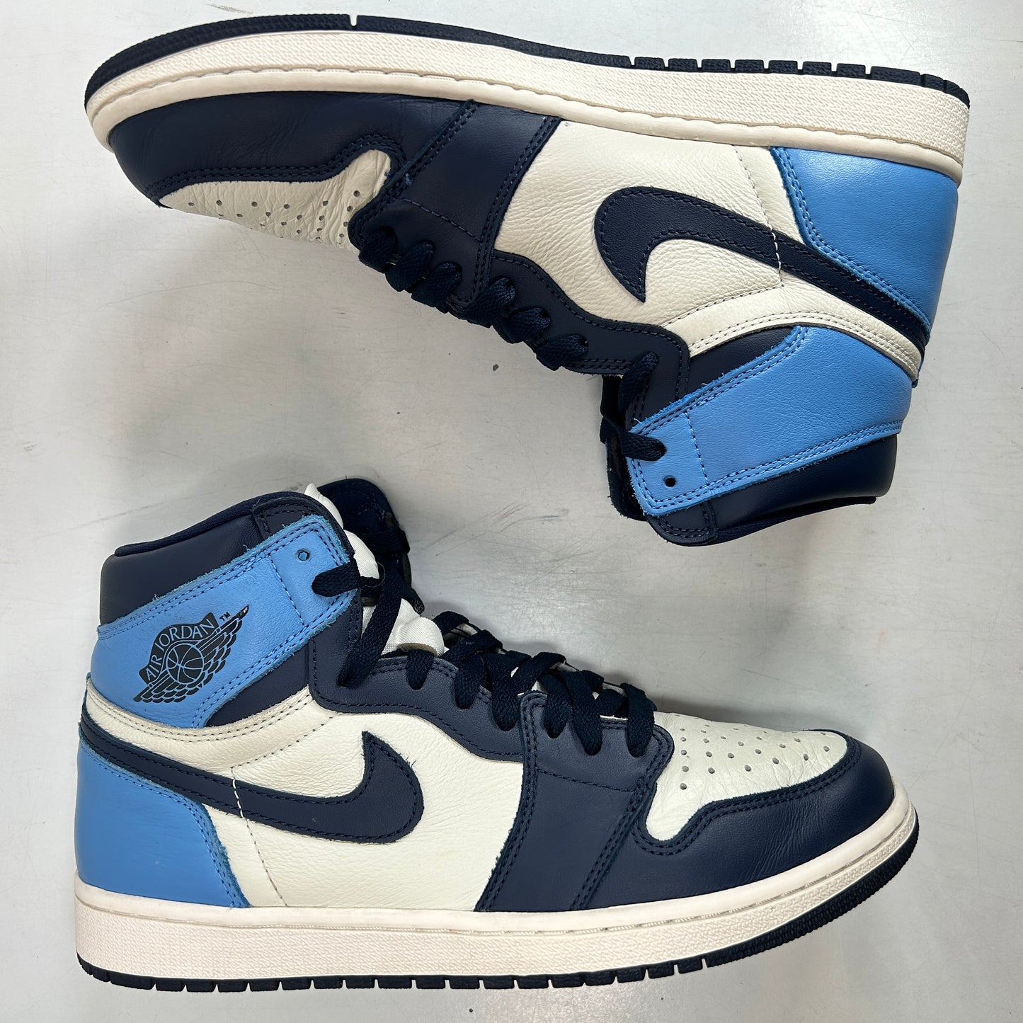 555088 140 Jordan 1 Retro High Obsidian [USED] - 10.5 M (Used)