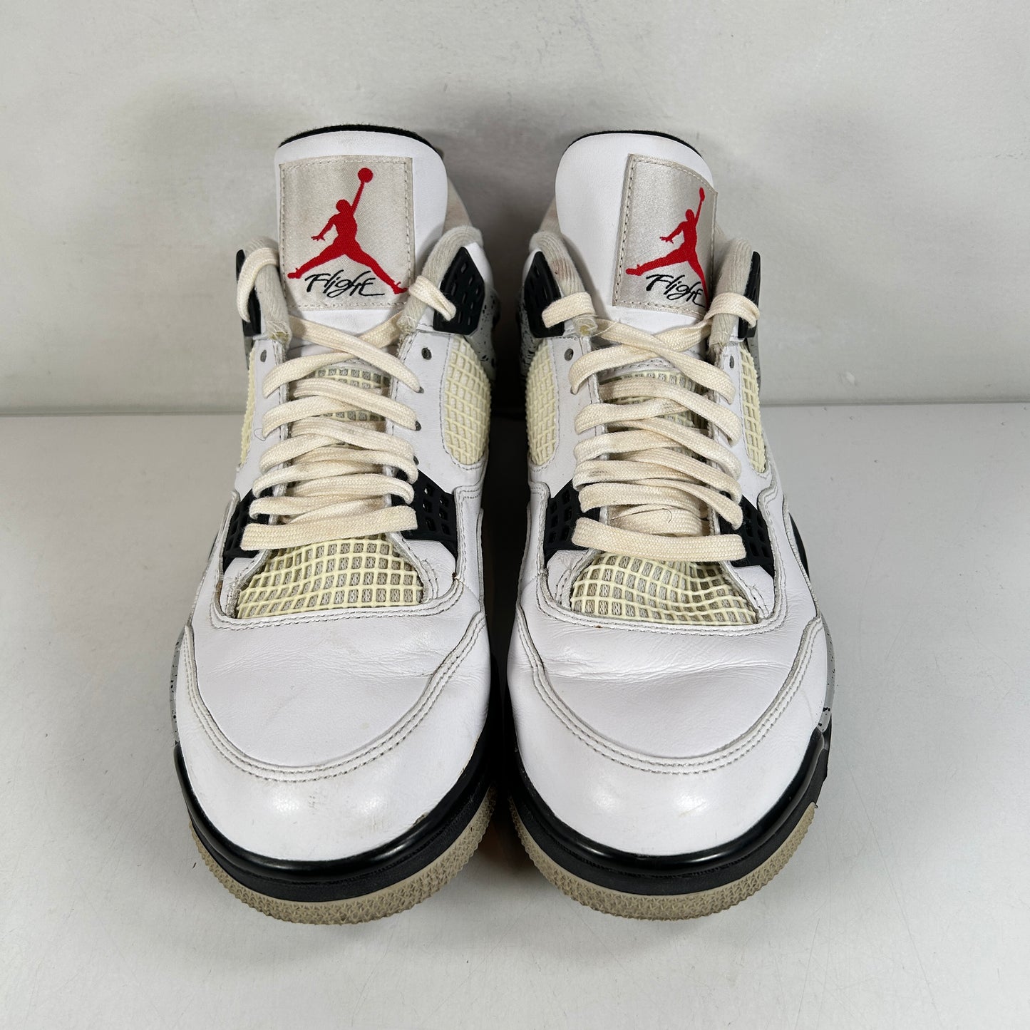 840606 192 Jordan 4 White Cement [USED] - 10.5 M (Used)