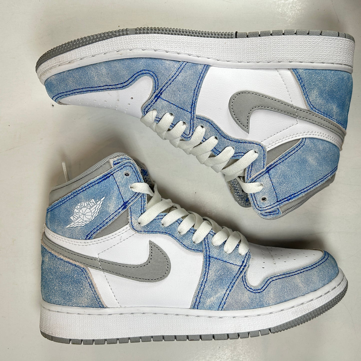 575441 402 Jordan 1 Hyper Royal GS [USED] - 6 Y (Used)