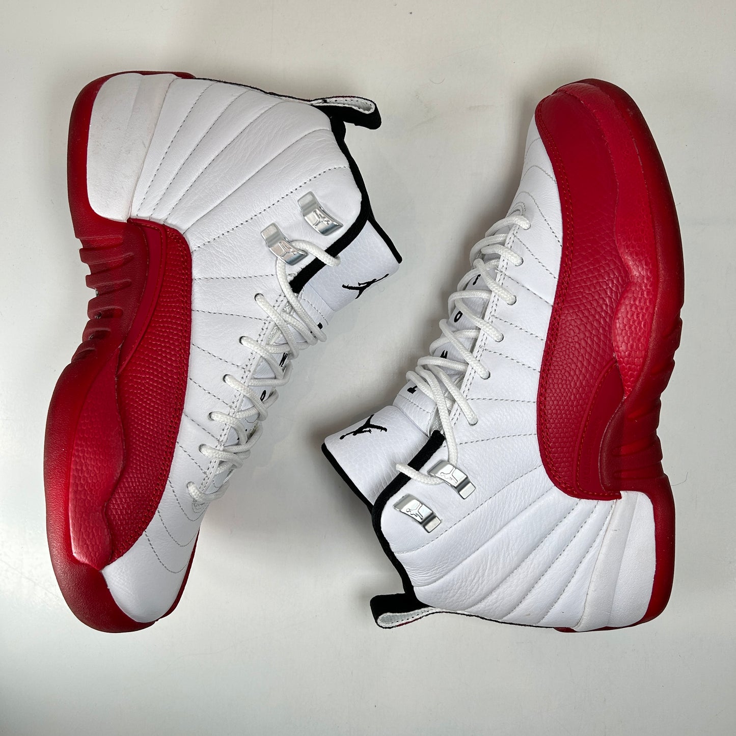 153265 002 Jordan 12 Retro Flu Game (2016) (GS) [USED] - 6 Y (Used)