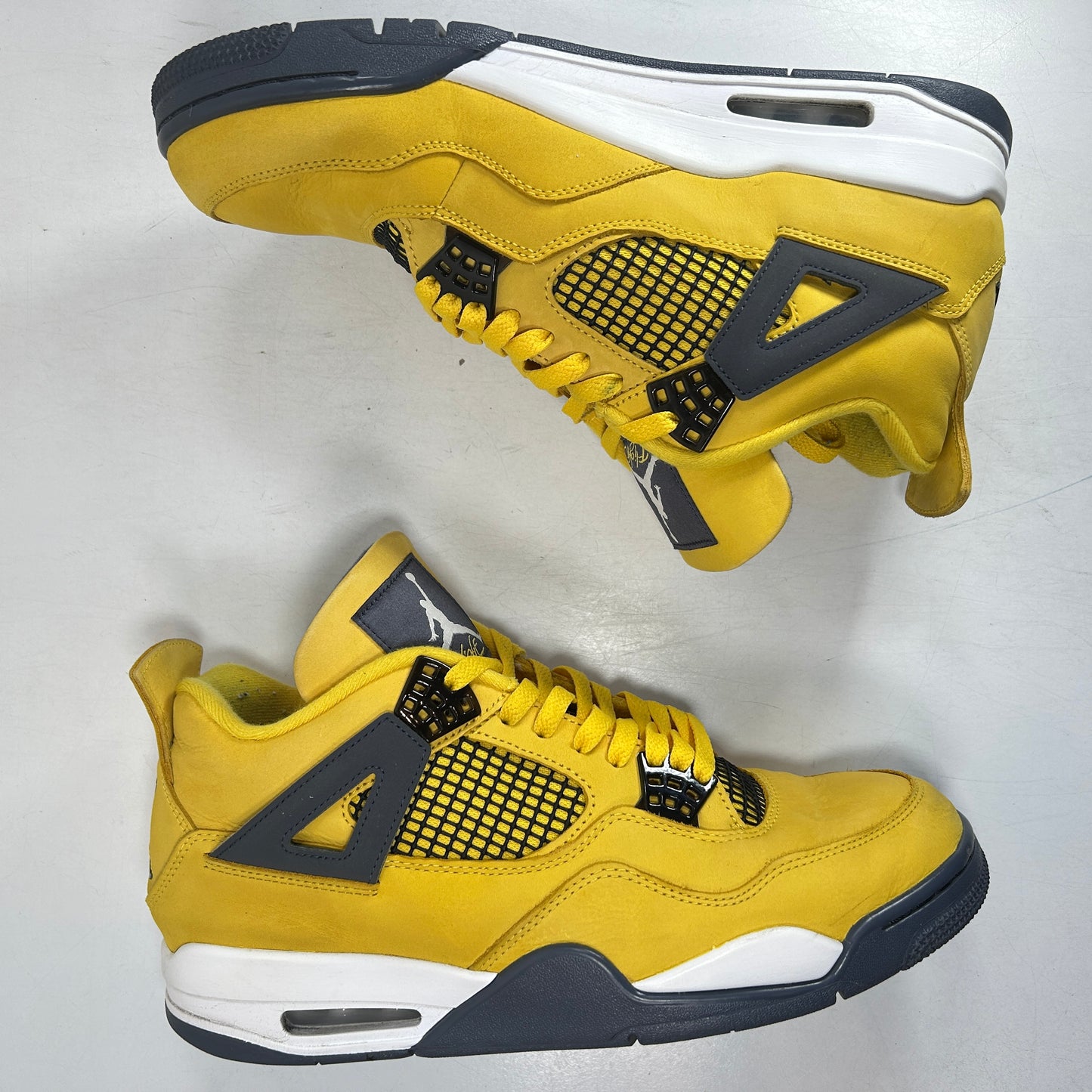 CT8527 700 Jordan 4 Retro Lightning (2021) [USED] - 11 M (Used3)