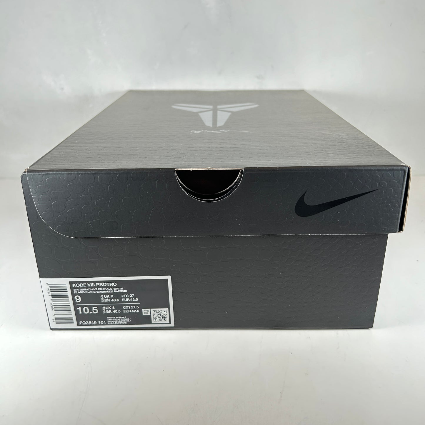 FQ3549 101 Nike Kobe 8 Protro Radiant Emerald - 9 M (USED)