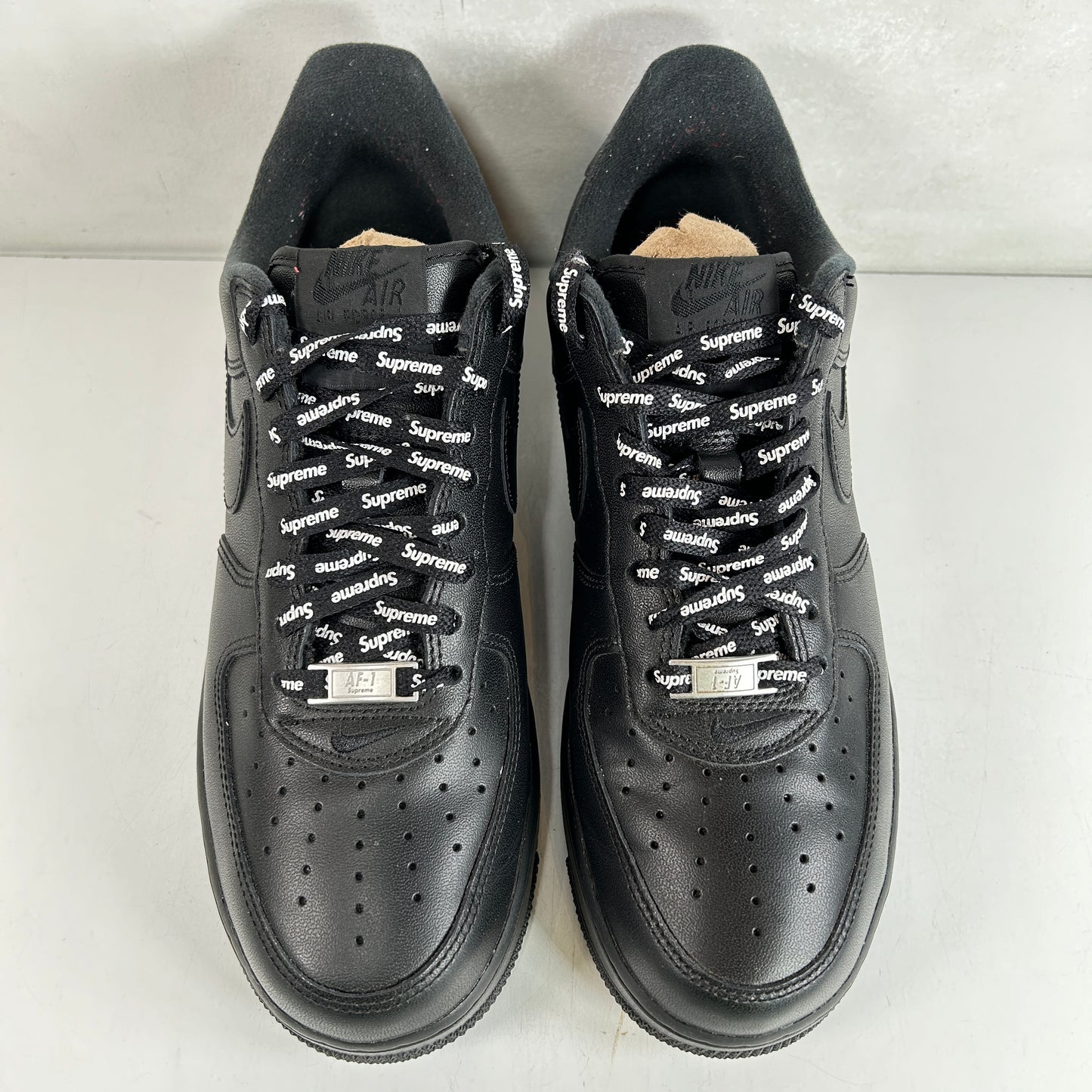 CU9225 001 Air Force 1 Low Supreme Black [USED] - 9 M (Used)