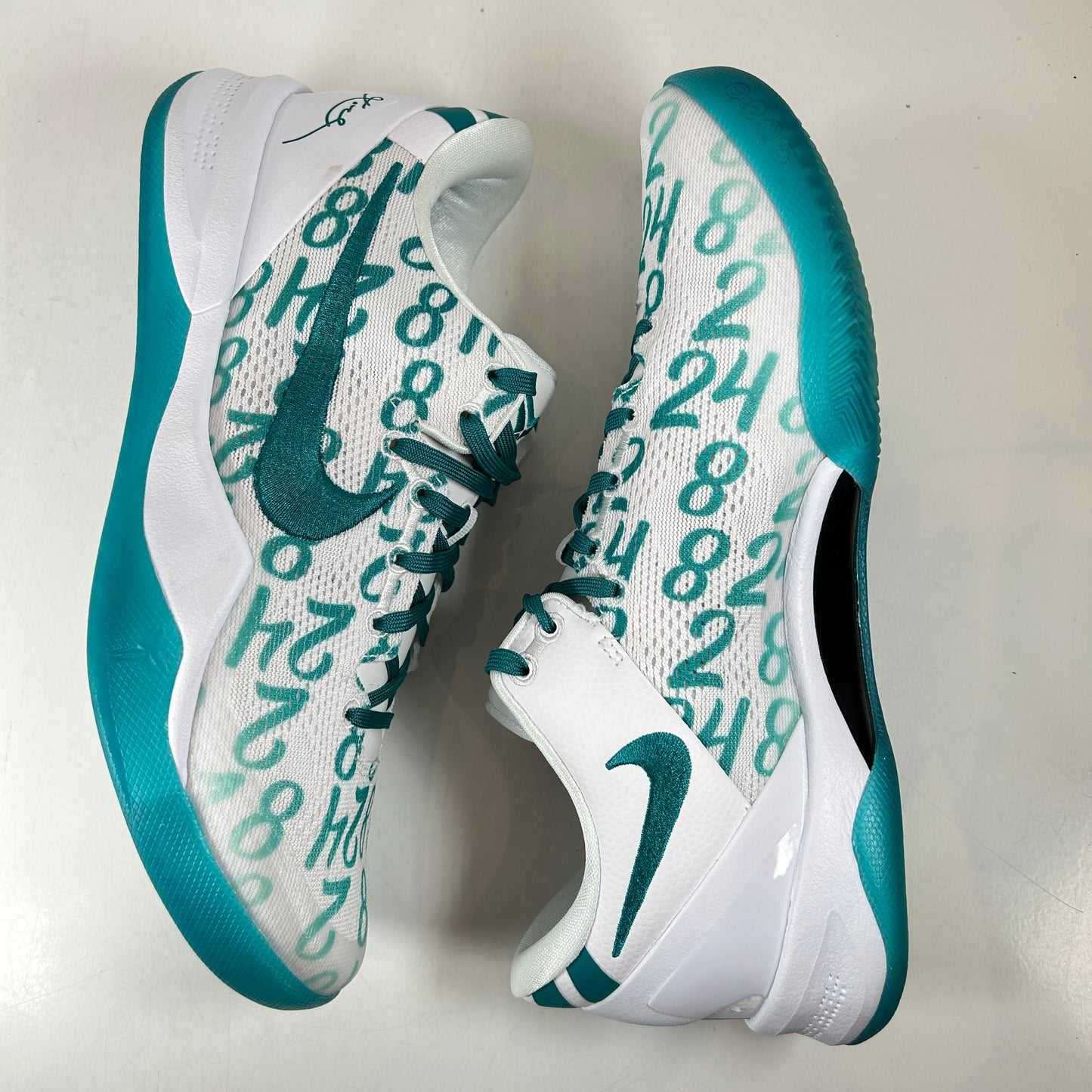 FQ3549 101 Nike Kobe 8 Protro Radiant Emerald - 9 M (USED)