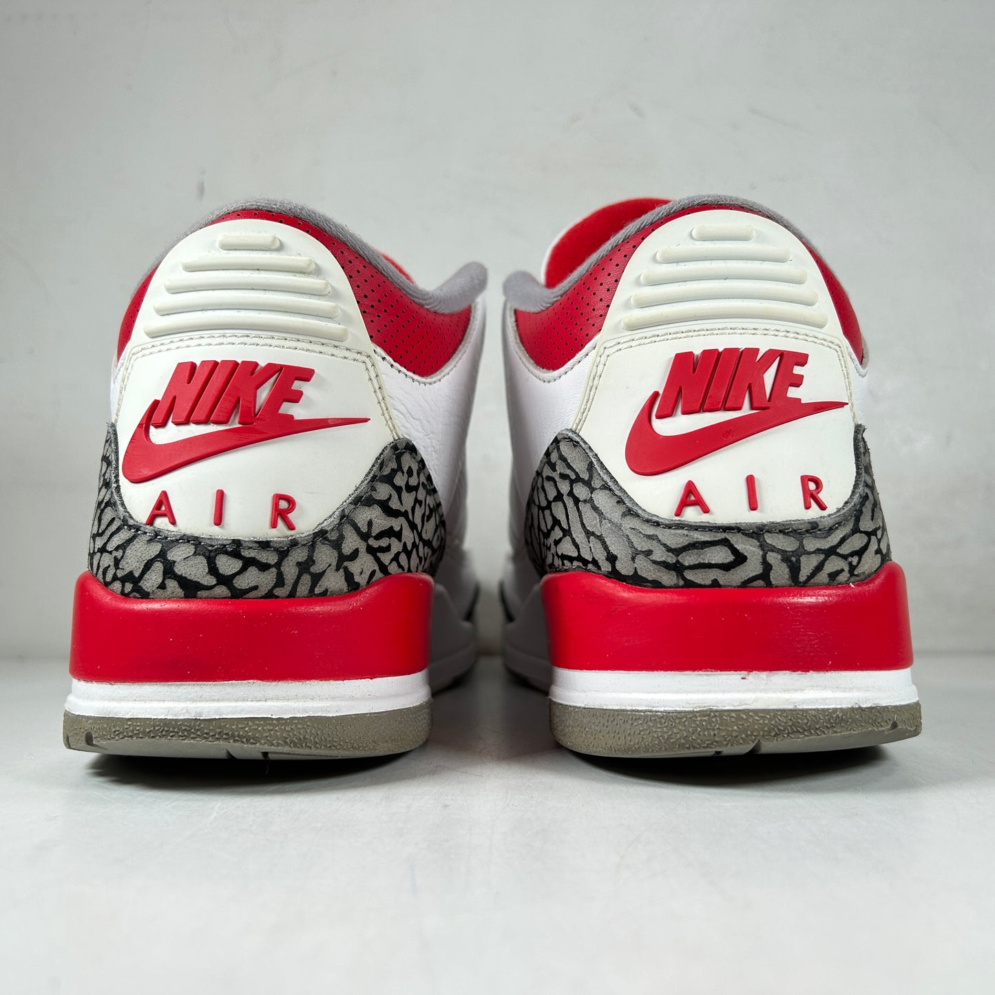 DN3707 160 Jordan 3 Retro Fire Red (2022) [USED] - 11 M (Used2) (No Box)