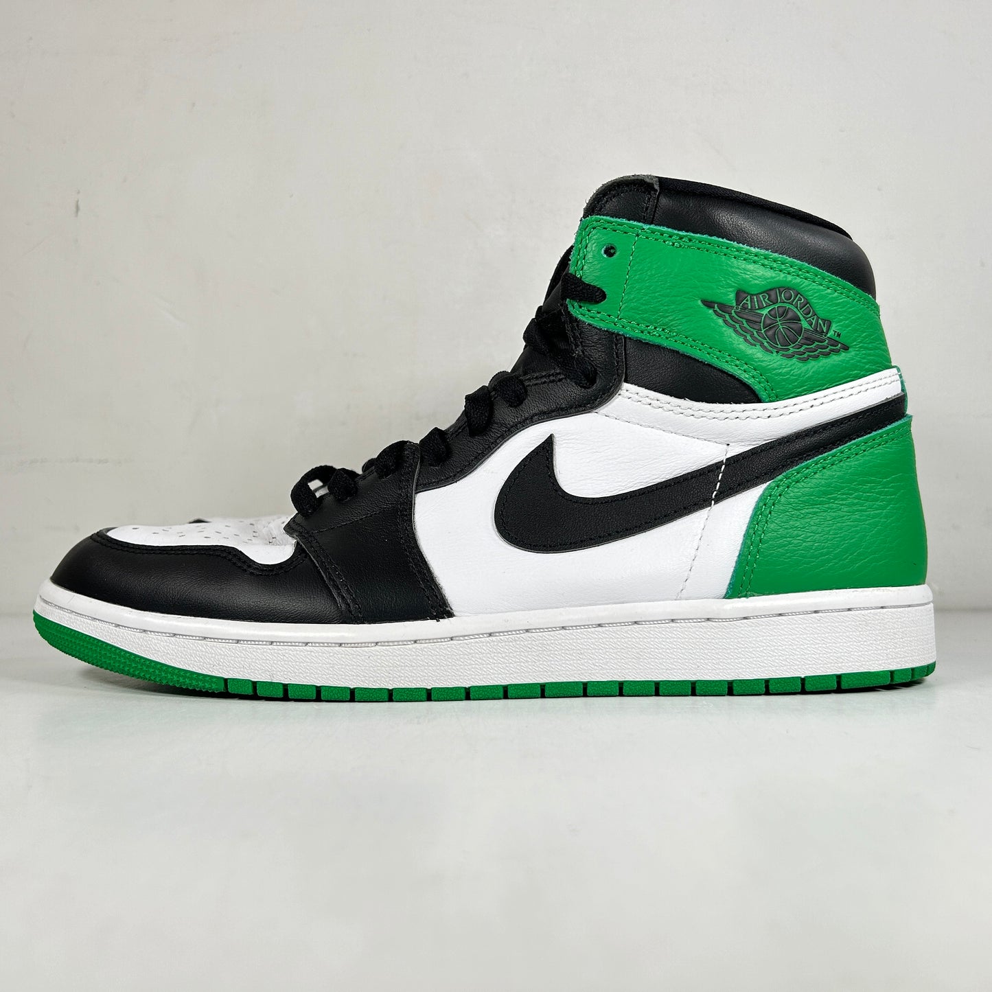 DZ5485 031 Jordan 1 Retro High OG Lucky Green [USED] - 11 M (Used)