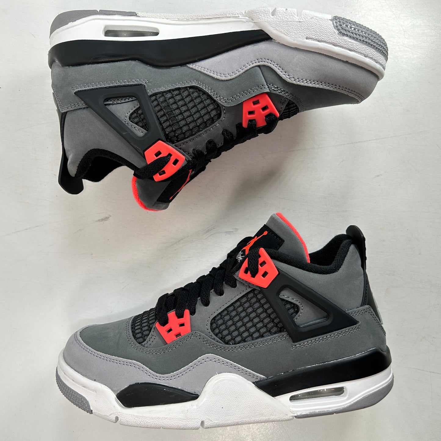 408452 061 Jordan 4 Retro Infrared (GS) [USED] - 4 Y (Used)