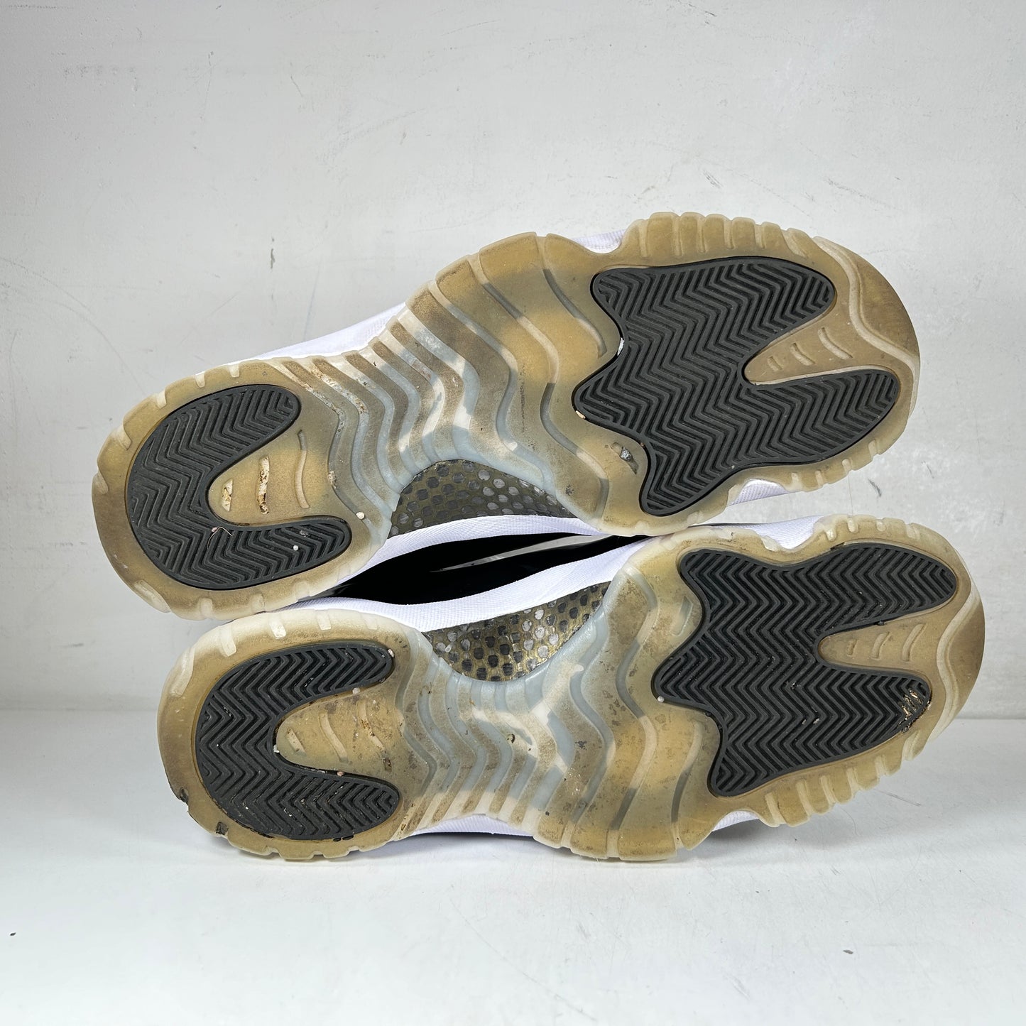 CT8012 170 Jordan 11 Retro DMP Defining Moments (2023) [USED] - 11 M (Used4)