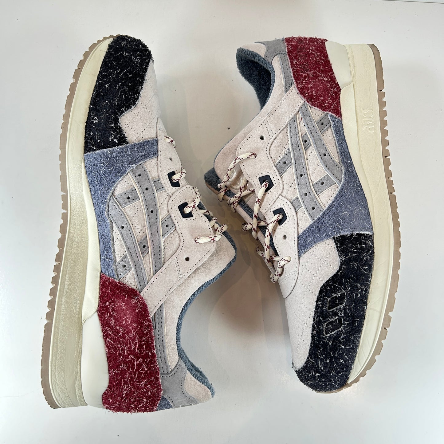 1201A847 100 ASICS Gel-Lyte III Remastered Kith Seoul [USED] - 12 M (Used)