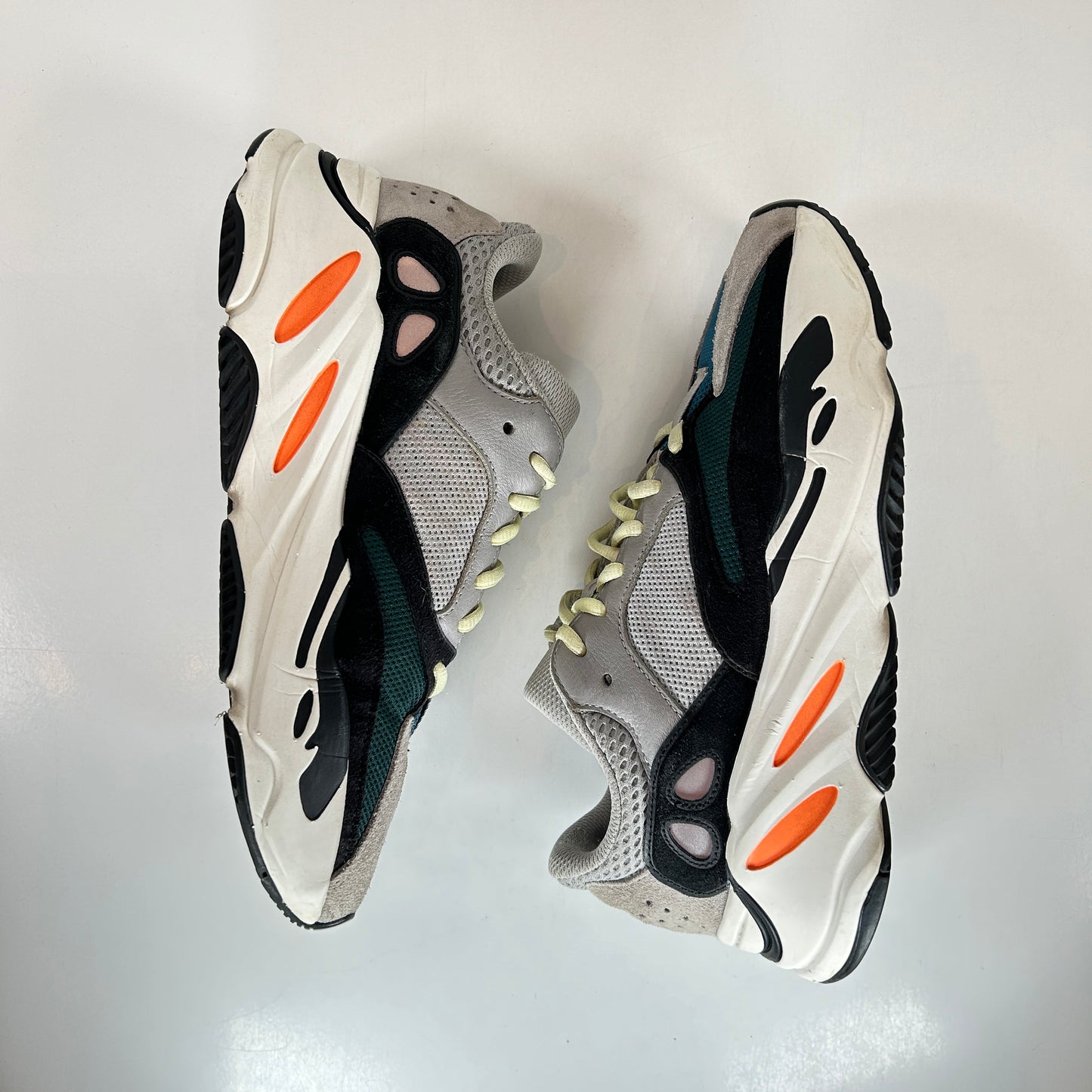 B75571 Yeezy 700 Wave Runner [USED] - 7 M (Used) (No Box)